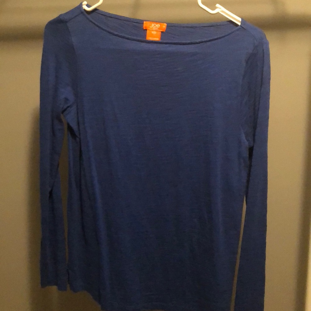 Long sleeve blue top